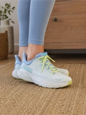 Hoka One One Arahi 7 Running Shoes Blue White Women’s US 9.5 Sporty Comfy Gym